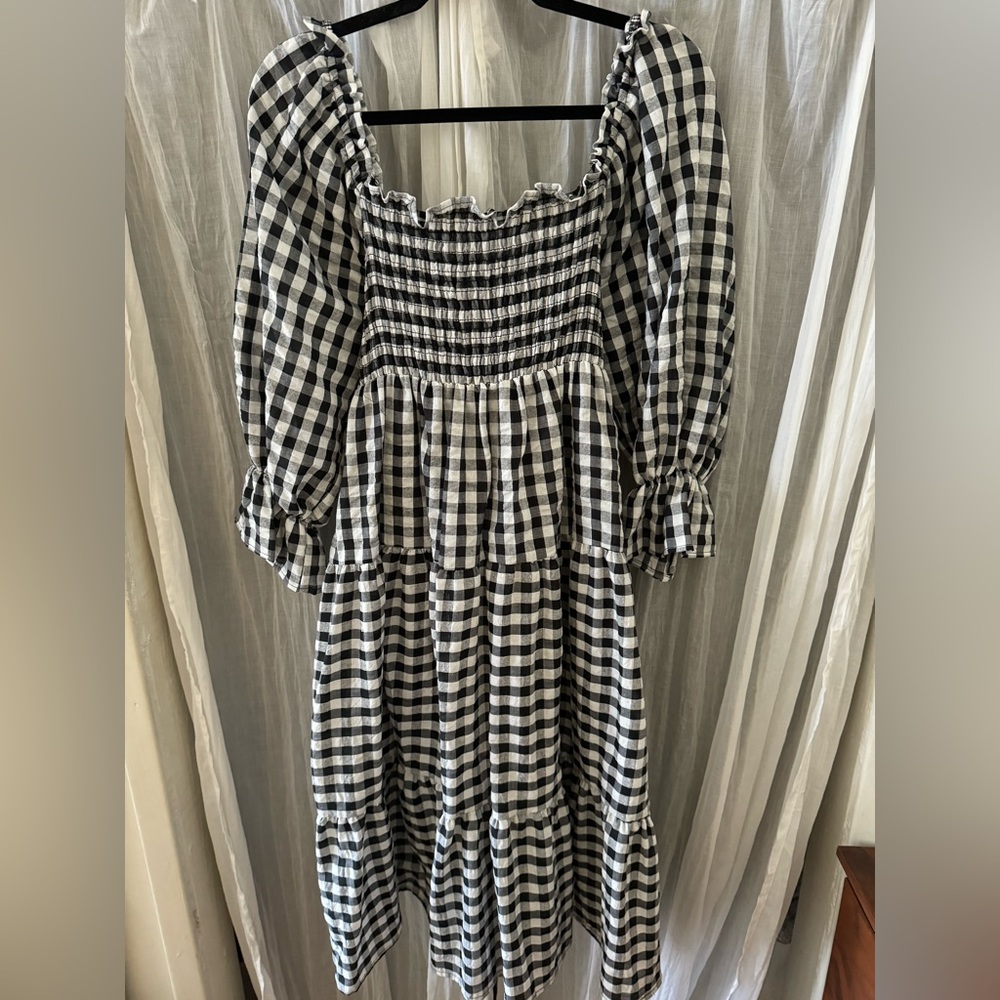 Women’s Checkered Midi Dress - Puff Sleeves